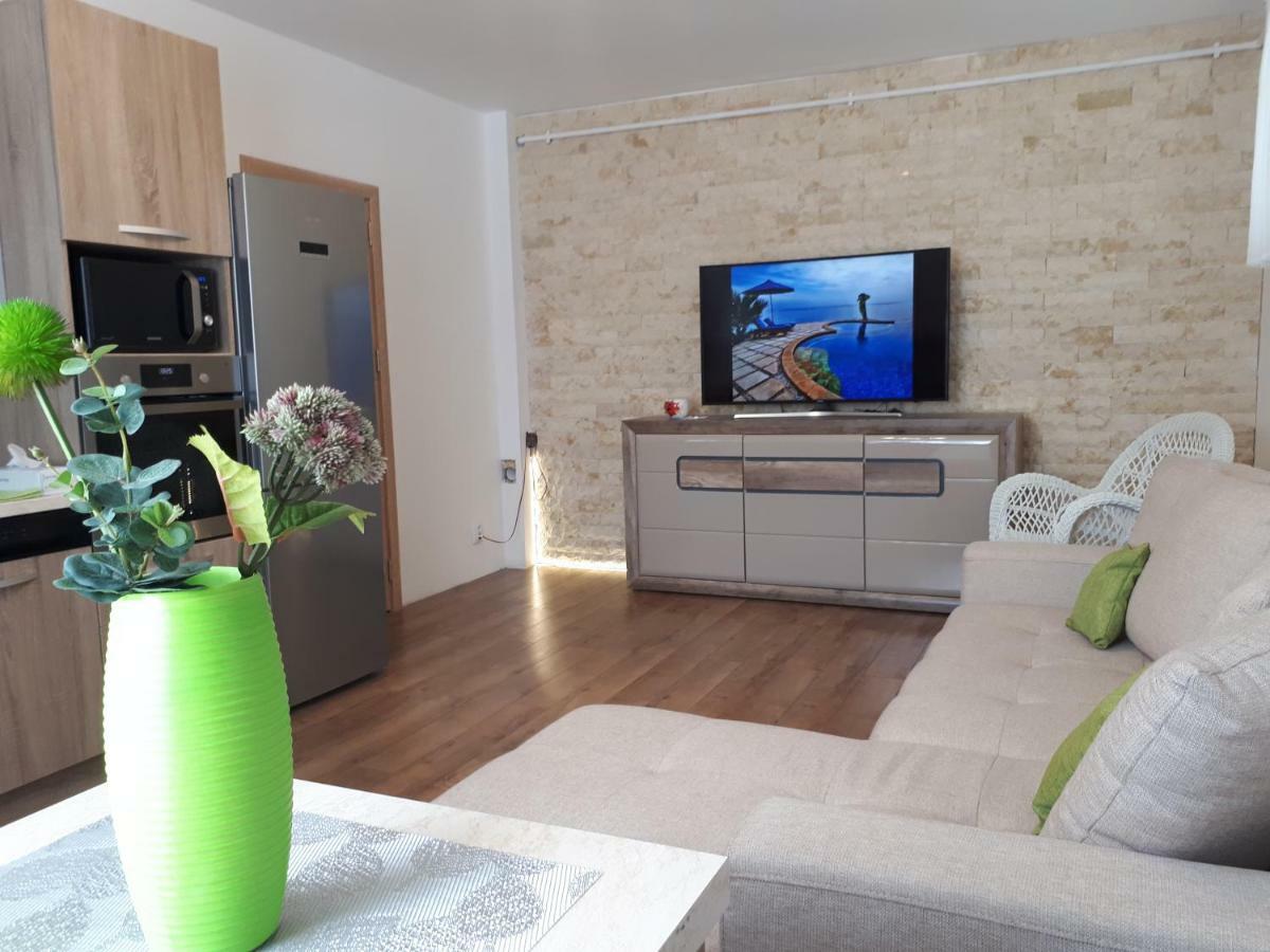 Hunyadi Luxury Ciresica Apartment Sibiu Bagian luar foto